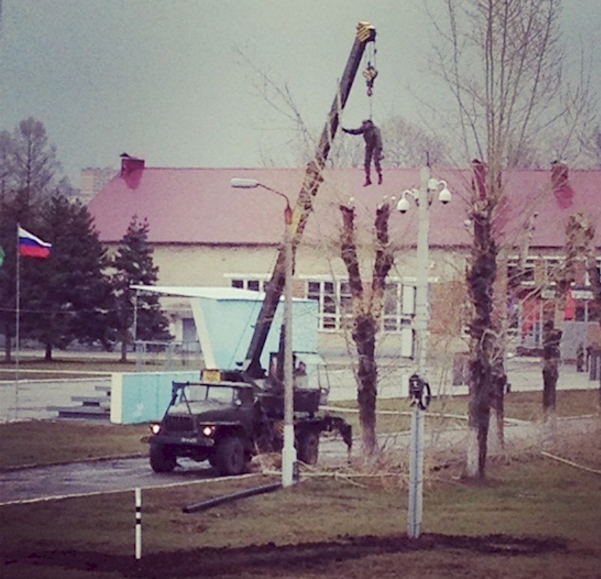 polah aneh  © 2016 brilio.net