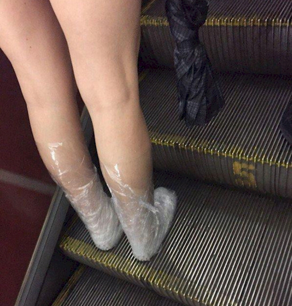 polah aneh  © 2016 brilio.net