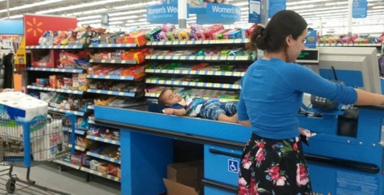 polah aneh  © 2016 brilio.net