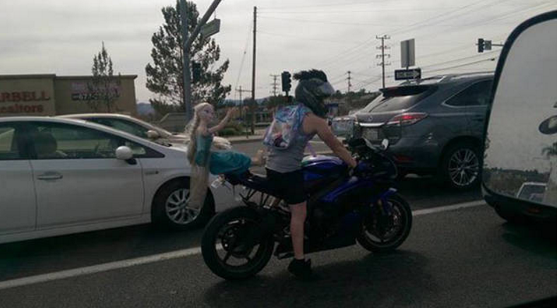 aneh jalanan  © 2016 brilio.net