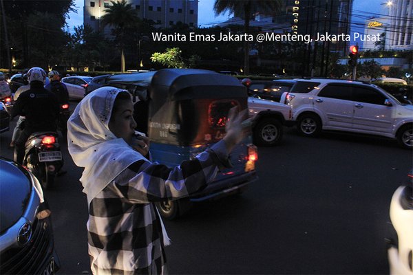 Nyeleneh DKI © 2016 brilio.net Nyeleneh DKI © 2016 brilio.net