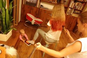 25 Foto yang menunjukkan hebatnya ibu rumah tangga, salut!