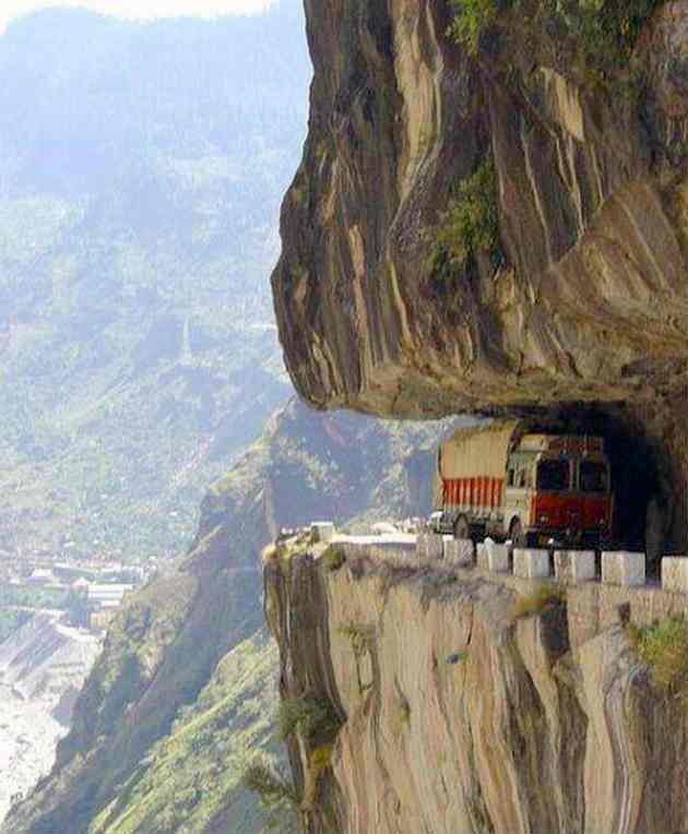 Truk Nekat © 2016 brilio.net