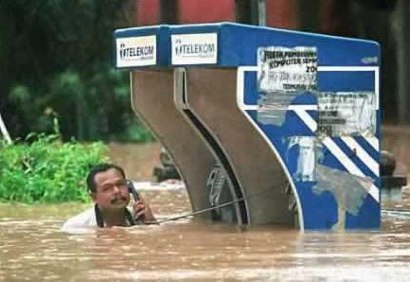 24 Gaya telpon © 2016 brilio.net 24 Gaya telpon © 2016 brilio.net