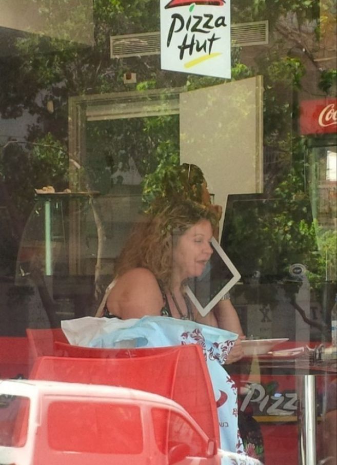 24 Gaya telpon © 2016 brilio.net 24 Gaya telpon © 2016 brilio.net