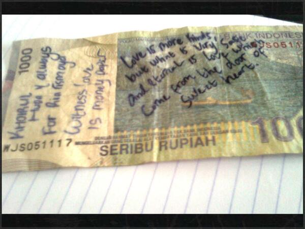 18 Coretan di uang kertas ini bikin ketawa, ada yang curhat segala!