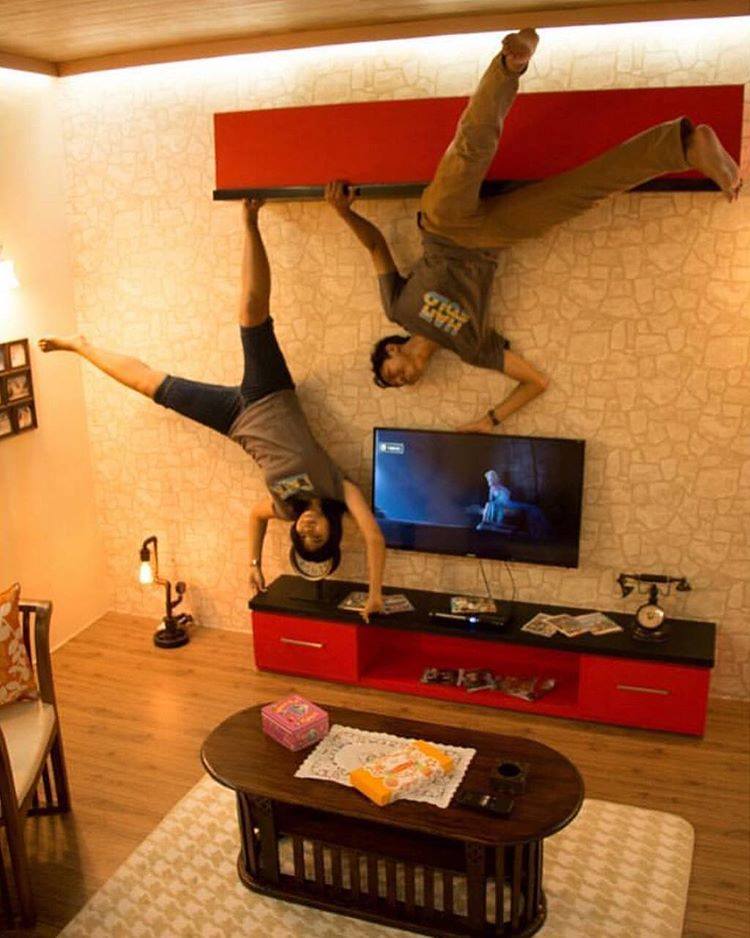 Upside down world © 2016 Upside Down World Indonesia