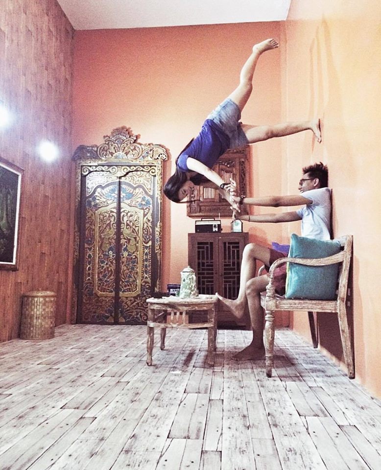 Upside down world © 2016 Upside Down World Indonesia