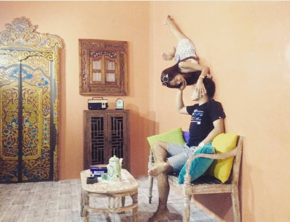 Upside down world © 2016 Upside Down World Indonesia