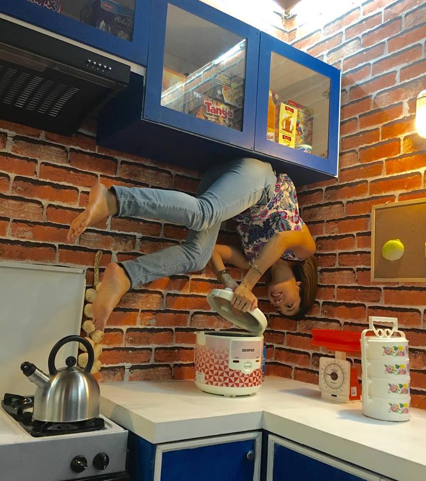 Upside down world © 2016 Upside Down World Indonesia