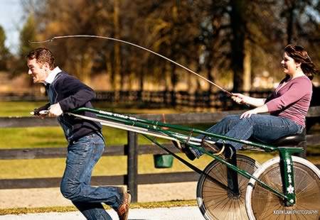 Foto tunangan konyol  http://www.ranker.com/