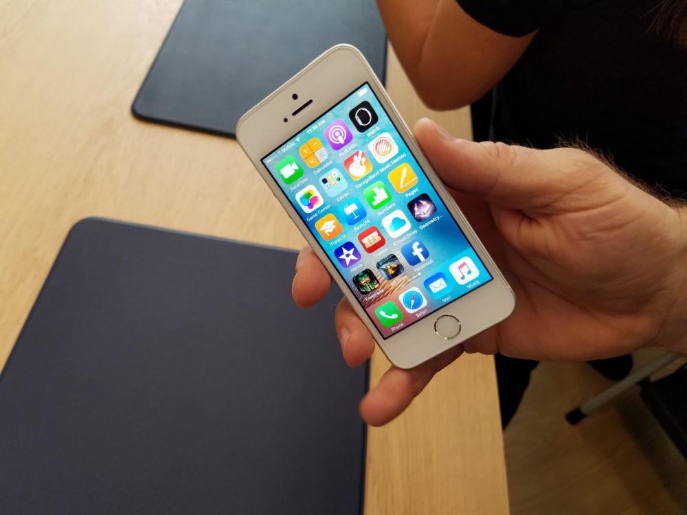 Apple rilis iPhone model terbaru, iPhone SE, begini penampakannya!