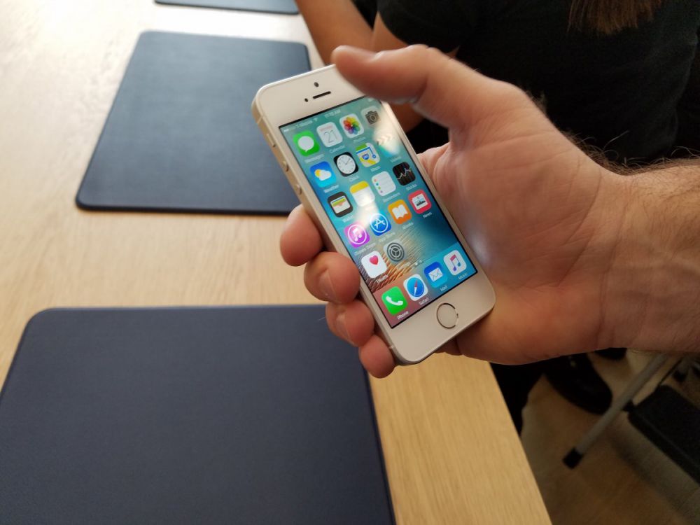 penampakan iphone se © 2016 brilio.net penampakan iphone se © 2016 brilio.net