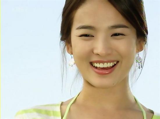 Setelah 12 tahun, si cantik Song Hye Kyo tetap cantik dan awet muda!