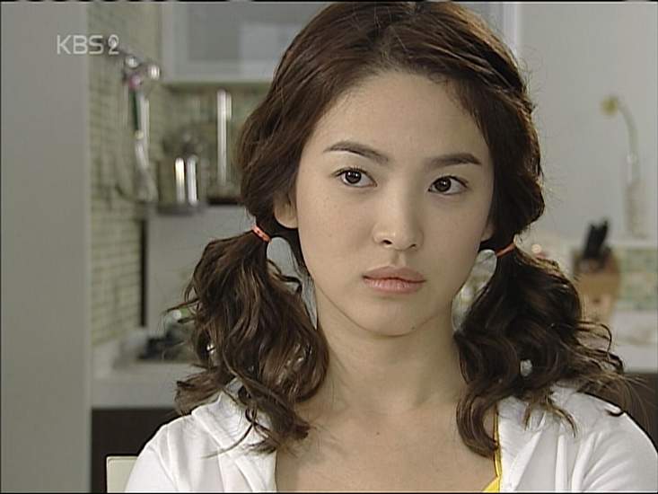 Setelah 12 tahun, si cantik Song Hye Kyo tetap cantik dan awet muda!