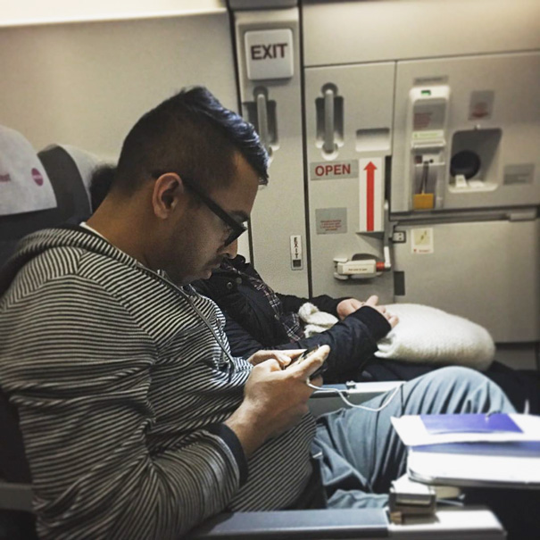 konyol di pesawat bikin malu © 2016 brilio.net konyol di pesawat bikin malu © 2016 brilio.net