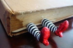 20 Pembatas buku unik ini terbuat dari barang bekas, suka deh!