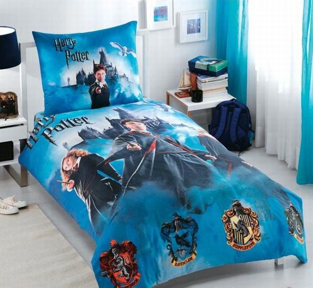 20 Inspirasi kamar tidur  ala ala Harry Potter duh berasa 