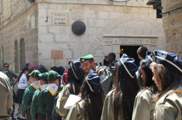 Paskah Palestina  berbagai sumber