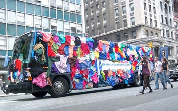 iklan bus kreatif College Humor