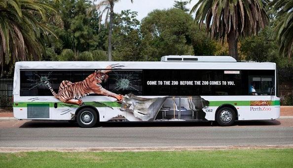 iklan bus kreatif College Humor