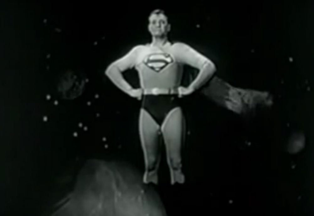 Transformasi kostum Superman, kini celana dalamnya sudah tak di luar!