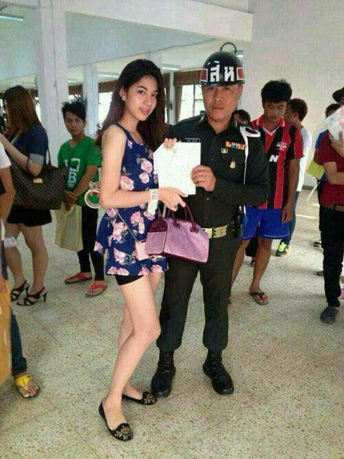 Ladyboy 5 © 2016 brilio.net Ladyboy 5 © 2016 brilio.net