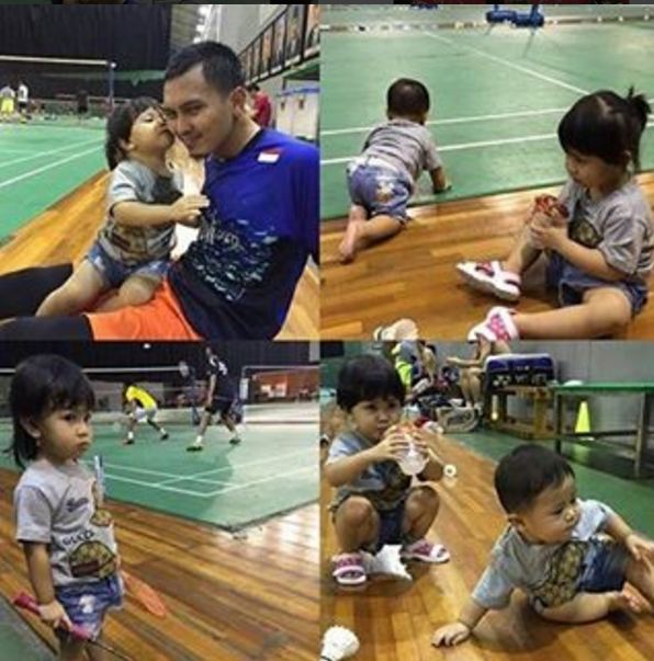 15 Foto buktikan Ahsan, si juara dunia bulutangkis sosok ayah hangat