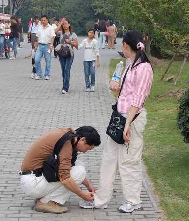 Cowok Tas © 2016 brilio.net Cowok Tas © 2016 brilio.net