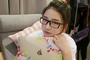 Kecantikan Han Yoo Ra, YouTuber Korea yang lama tinggal di Indonesia