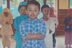 Bhumi, putra Hanung Bramantyo yang gantengnya bikin cewek ABG histeris