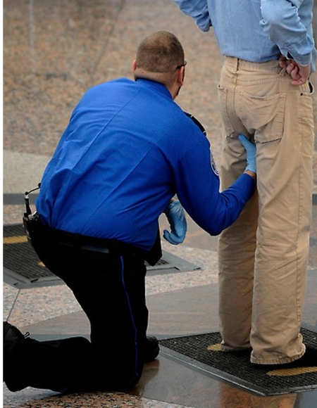 lucu security chek © 2016 brilio.net lucu security chek © 2016 brilio.net