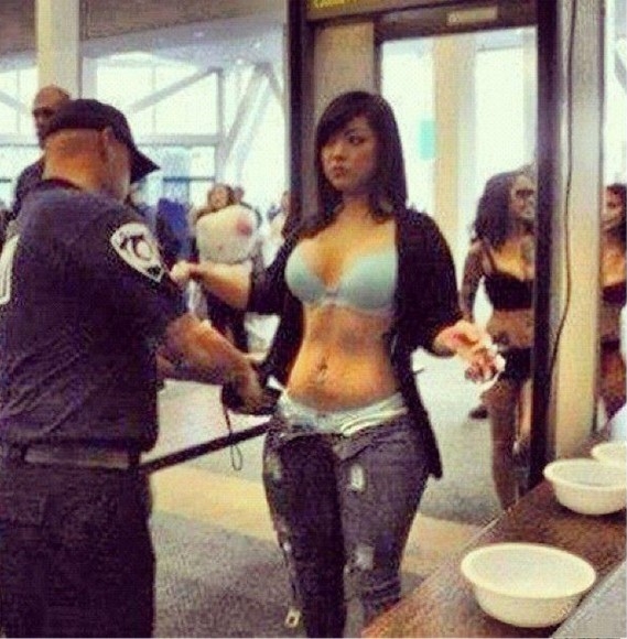 lucu security chek © 2016 brilio.net lucu security chek © 2016 brilio.net