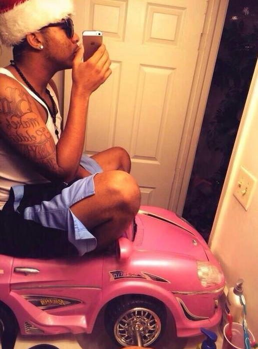 selfie paham  © 2016 brilio.net selfie paham  © 2016 brilio.net