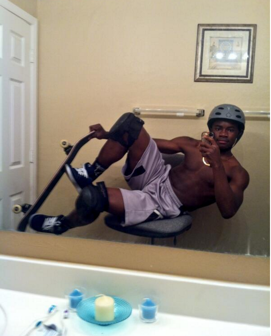 selfie paham  © 2016 brilio.net selfie paham  © 2016 brilio.net