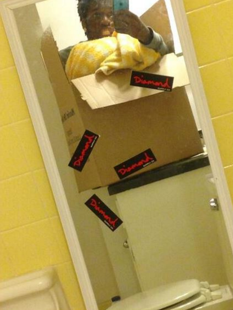 selfie paham  © 2016 brilio.net selfie paham  © 2016 brilio.net