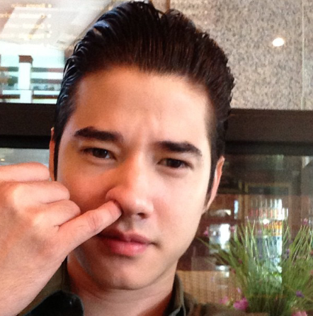 publik figur ngupil  © 2016 brilio.net publik figur ngupil  © 2016 brilio.net