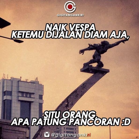 patung pancoran jadi meme © 2016 brilio.net