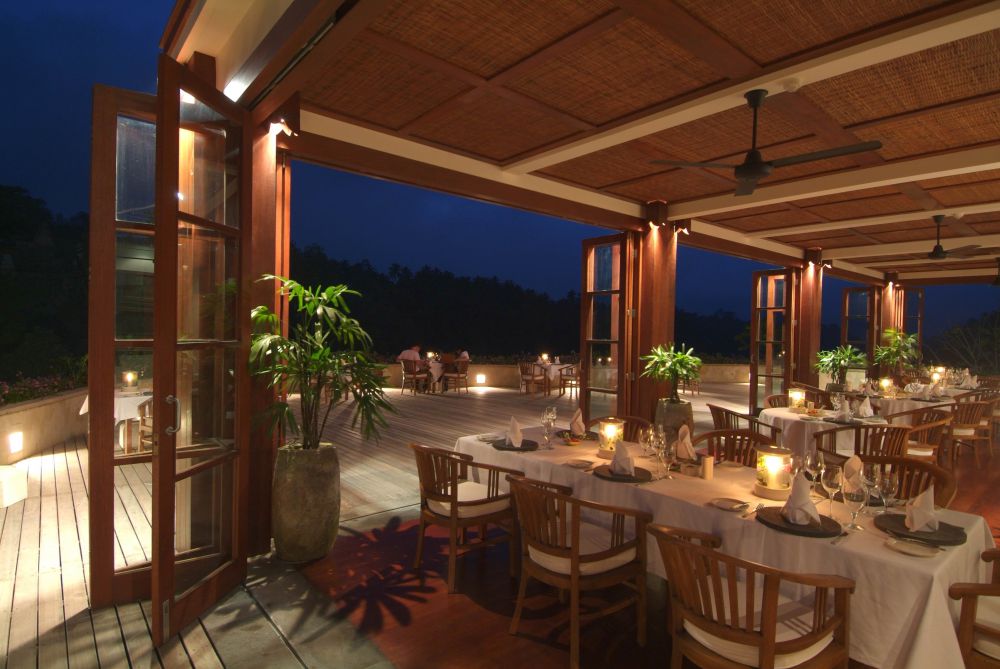 12 Tempat dinner di Bali super romantis, kamu wajib ajak pasangan