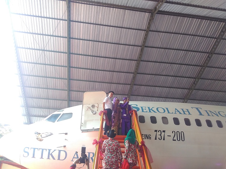 nikah angkasa © 2016 brilio.net nikah angkasa © 2016 brilio.net