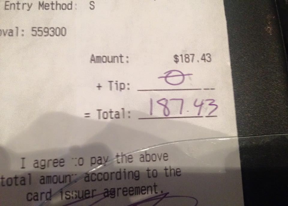 Pelayan restoran ini ngeluh nggak dikasih tip oleh pelanggan
