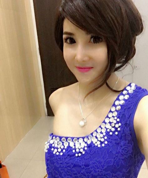 Mahasiswa mana sih yang bolos kuliah kalau diajar dosen secantik ini?