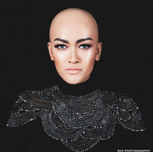 artis cewek botak © 2016 brilio.net artis cewek botak © 2016 brilio.net