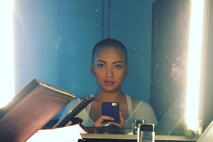 artis cewek botak © 2016 brilio.net artis cewek botak © 2016 brilio.net