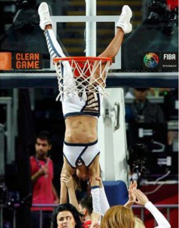 momen kocak cheerleader © 2016 brilio.net