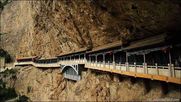 jalan serem bener © 2016 brilio.net jalan serem bener © 2016 brilio.net