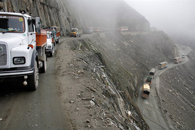 jalan serem bener © 2016 brilio.net jalan serem bener © 2016 brilio.net