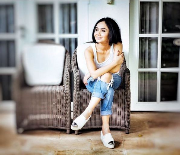 artis bertubuh mungil 1-10 © 2016 brilio.net artis bertubuh mungil 1-10 © 2016 brilio.net