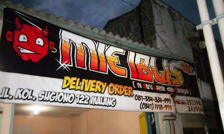 Kalau tempat makan pakai nama 10 kata ini, dijamin menunya pedas! 