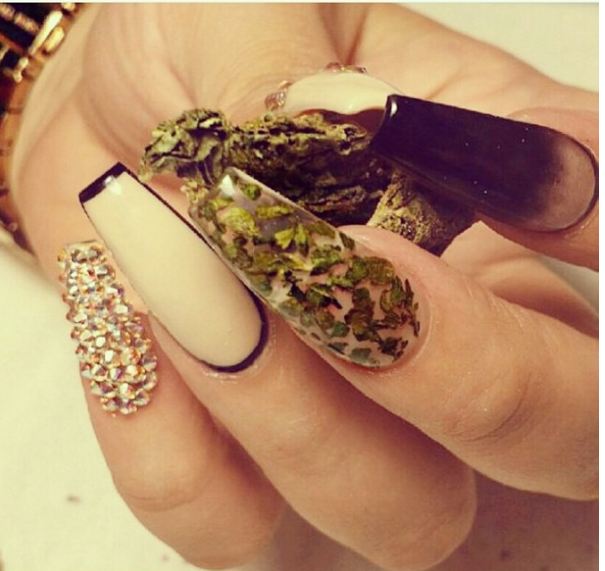 Weed Nail © 2016 brilio.net Weed Nail © 2016 brilio.net